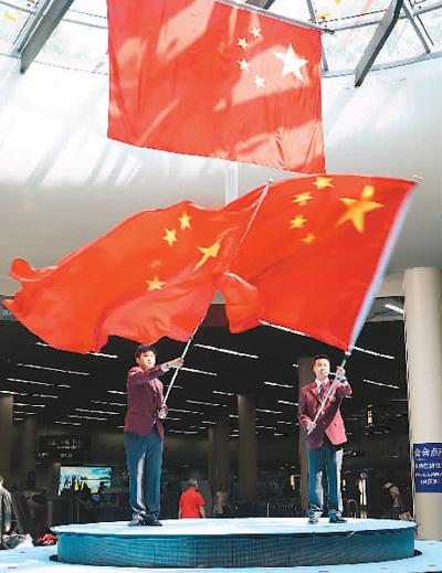 途观L Pro惊艳双前脸造型亮相，实力派选手全身都是“料”